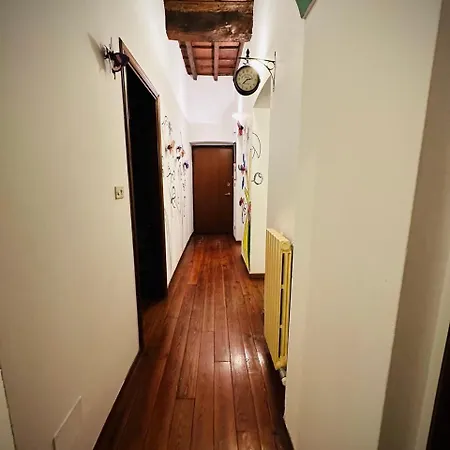 Apartment Wow House In